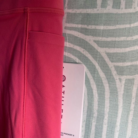 Athleta Salutation Stash Pocket II 7/8 Leggings | Pink | Medium | NWT - Picture 4 of 7